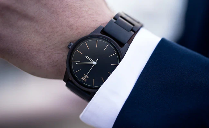 Stylish Watch as Material Christmas Gift for Dad