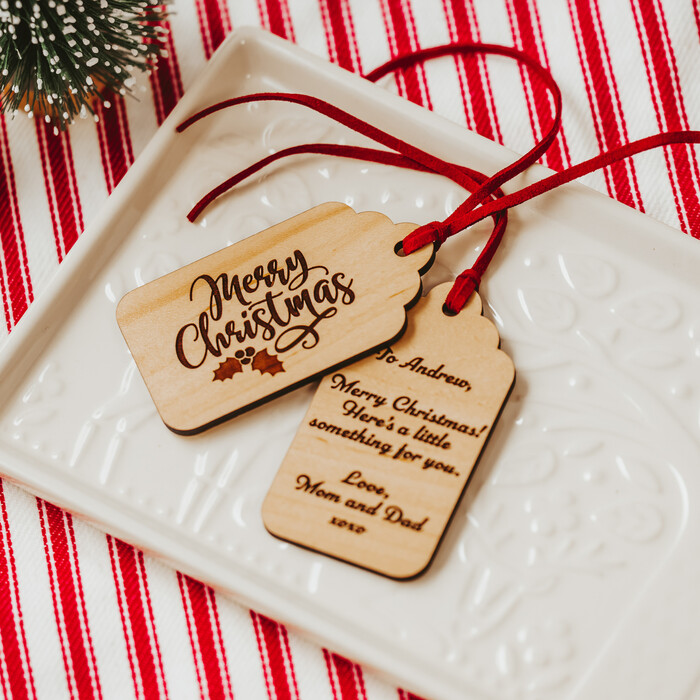 Make your own Christmas gifts for mum from daughter tags by using photographs or artwork